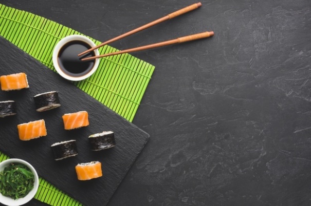 gallery/arreglo-sushi-plano-espacio-copia_23-2148224511
